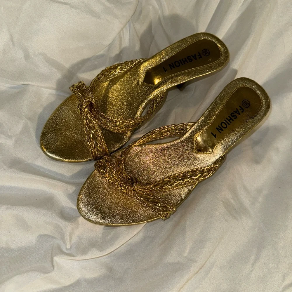 Gold open toe kitten heel - Picture 1 of 3